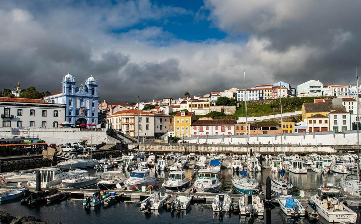 Lisbona non è la capitale del Portogallo - Angra do Heroísmo - Vista della città dal porto cittadino