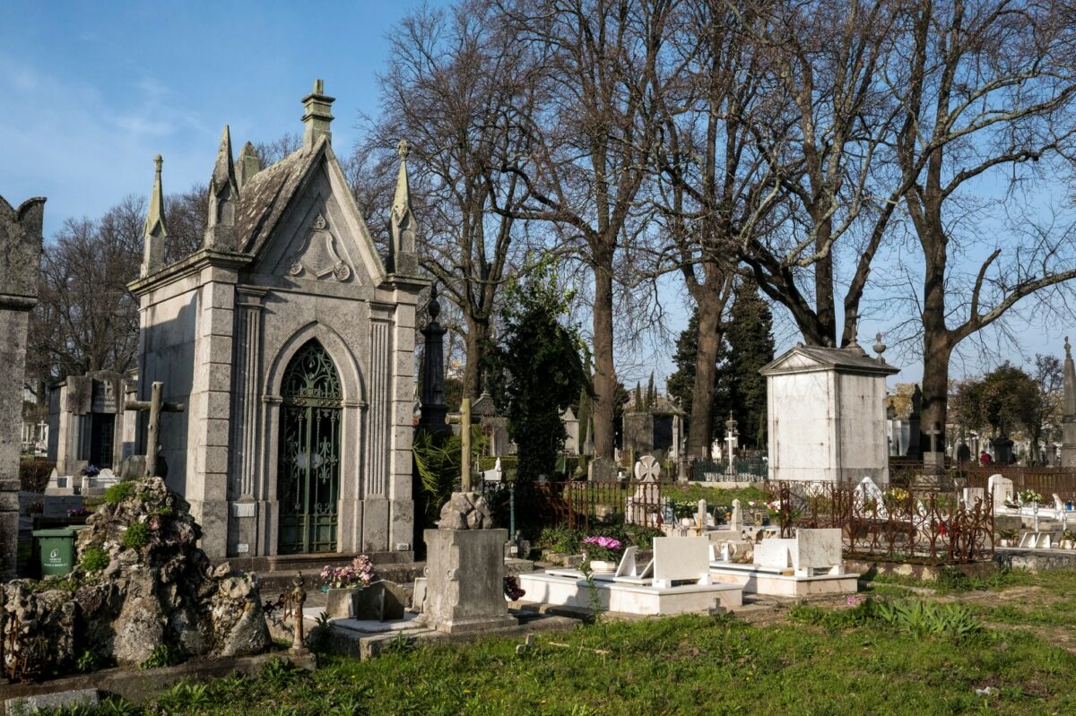 Visitare un cimitero a Porto - Tombe del Cemitério do Prado do Repouso