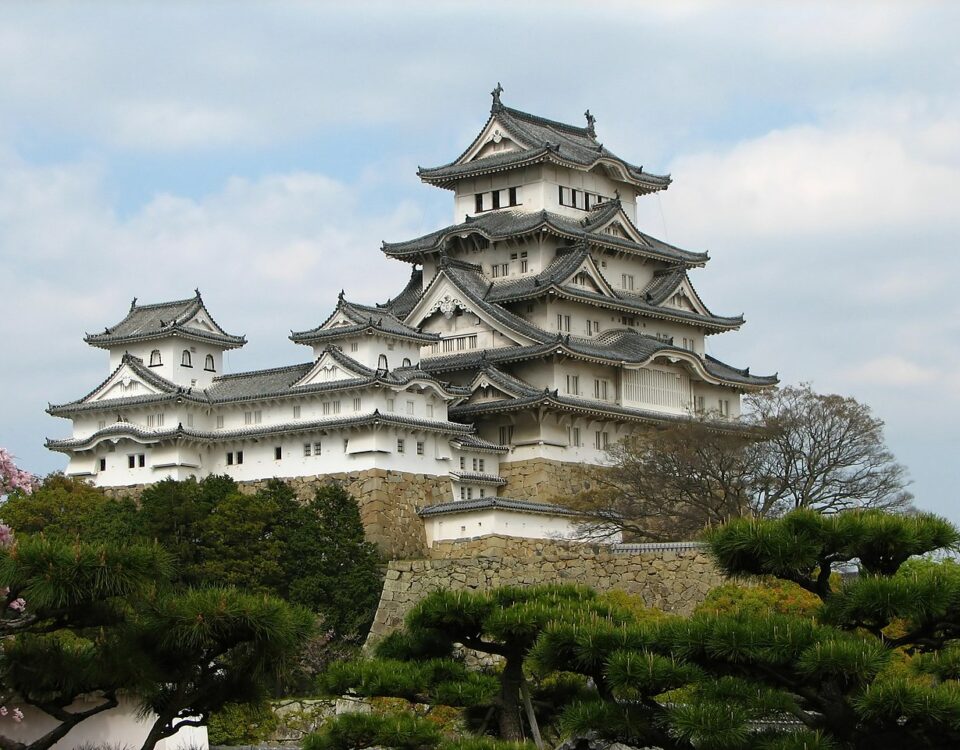 Guida italiana al Castello di Himeji - Vista frontale del castello