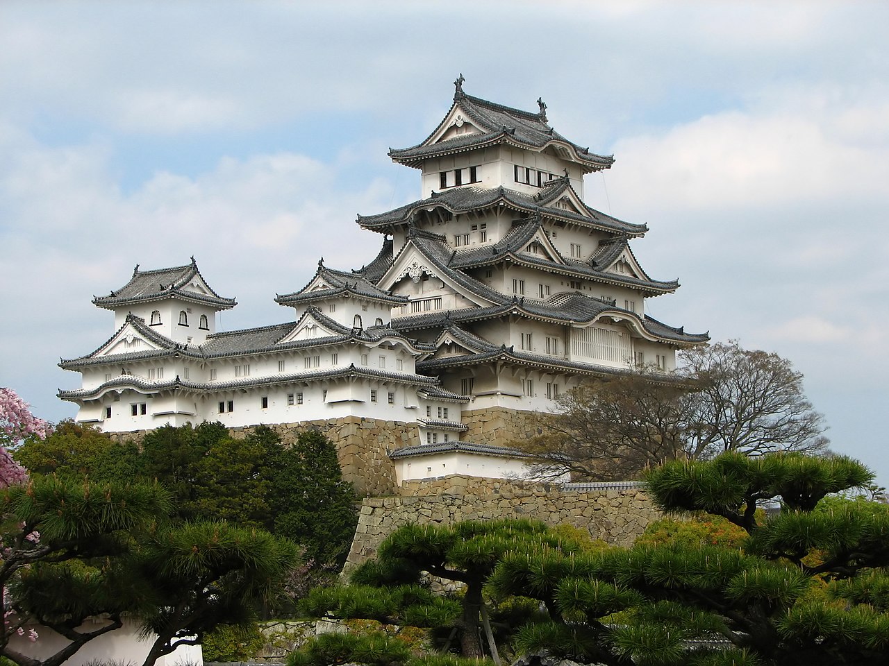 Guida italiana al Castello di Himeji - Vista frontale del castello