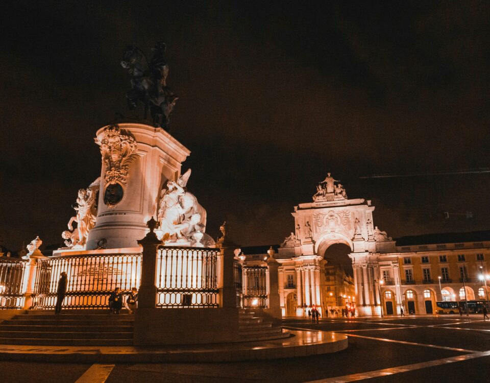 Lisbona tour serale in italiano - Praça do Comércio