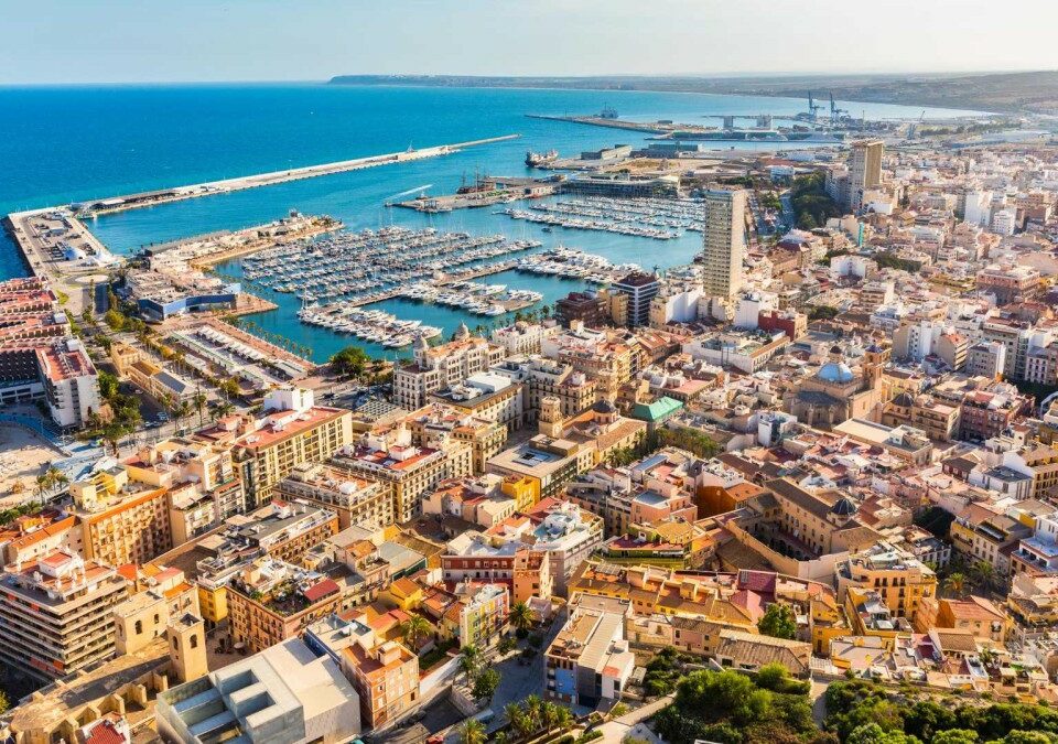 Guida italiana ad Alicante - Vista panoramica della città